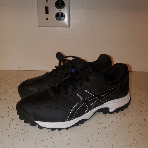 WOMENS 7.5 - ASICS TURF SHOES. BRAND NEW NO BOX. - Picture 2 of 8